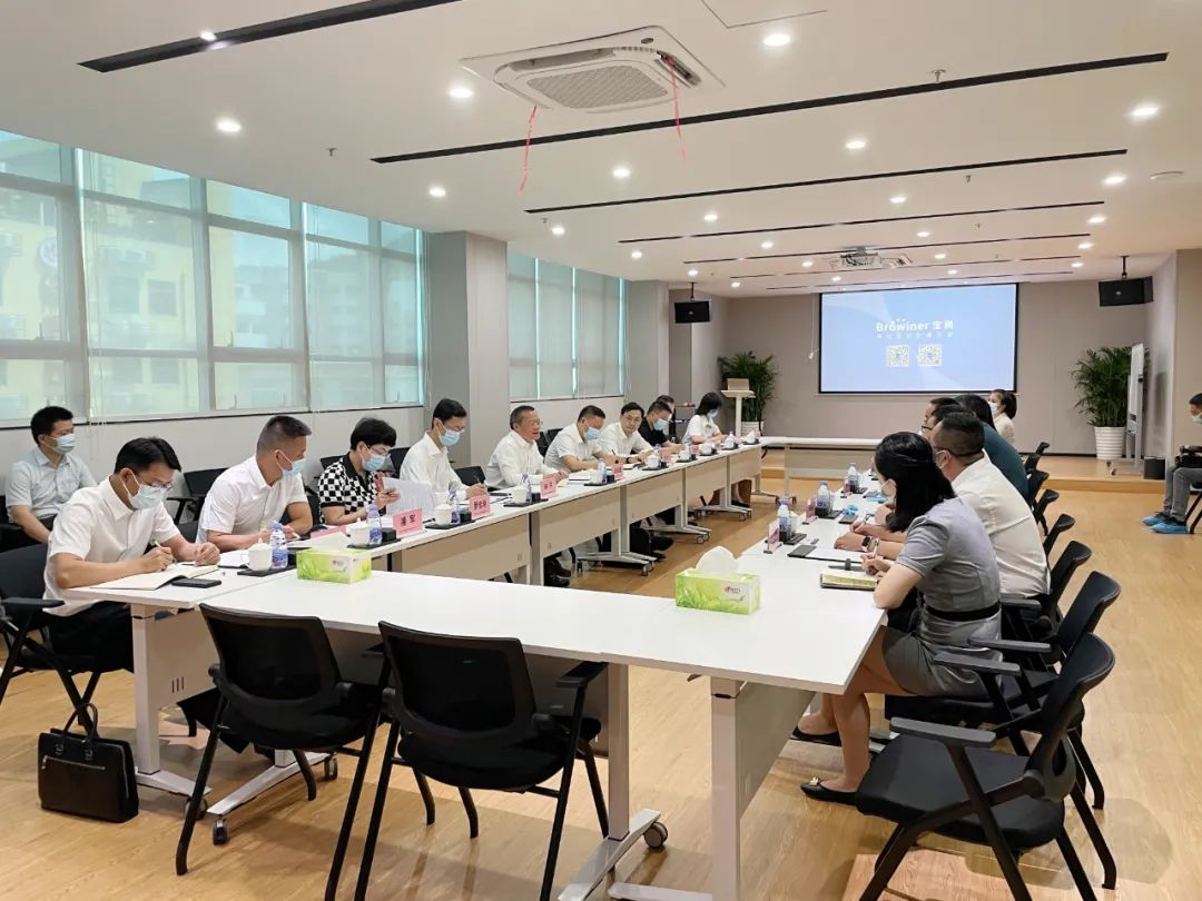 7月11日贵州省委常委胡忠雄率队赴深圳市考察宝润 7月11日贵州省委常委胡忠雄率队赴深圳市考察宝润